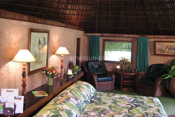 Cameroun, restaurant, Foumban, DOMAINE DU PETPENOUN