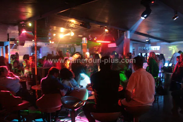 Cameroun, restaurant, Douala, ORANGE METALLIC