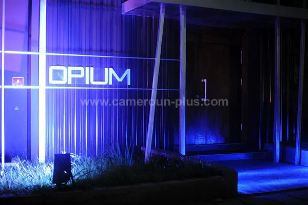 Cameroun, restaurant, Douala, OPIUM