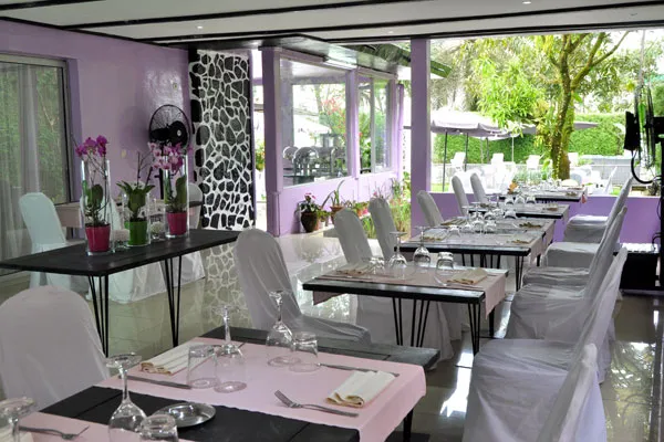 Cameroun, restaurant, Douala - Bonapriso, LOUNGE & GARDEN