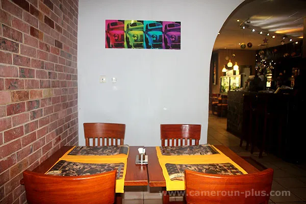 Cameroun, restaurant, Douala - Bonapriso, A LA BROCHE