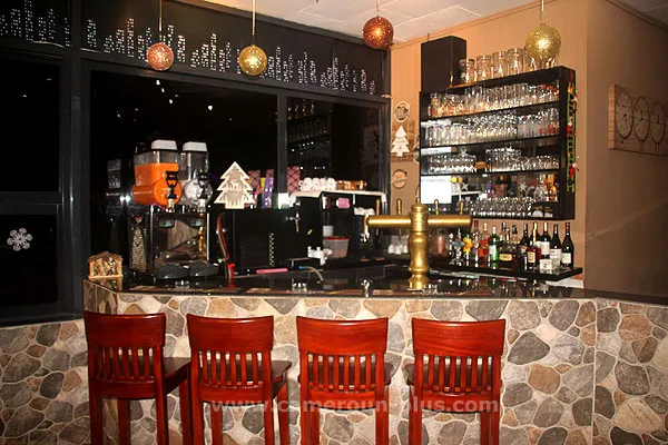 Cameroun, restaurant, Douala - Bonapriso, A LA BROCHE