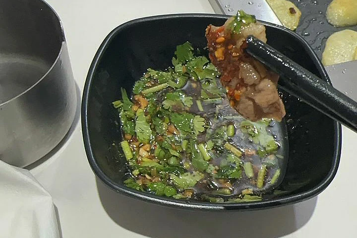 Cameroun, restaurant, Douala - Bonapriso, POT CHAUD ORIENTAL