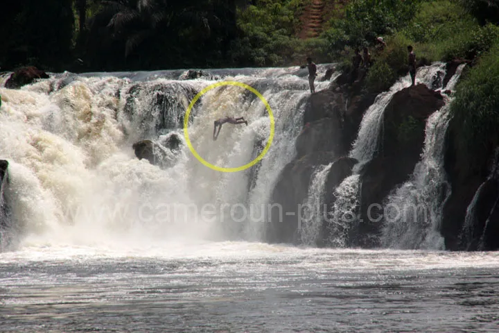 Cameroun, tourisme, CHUTE DE LA LOBE