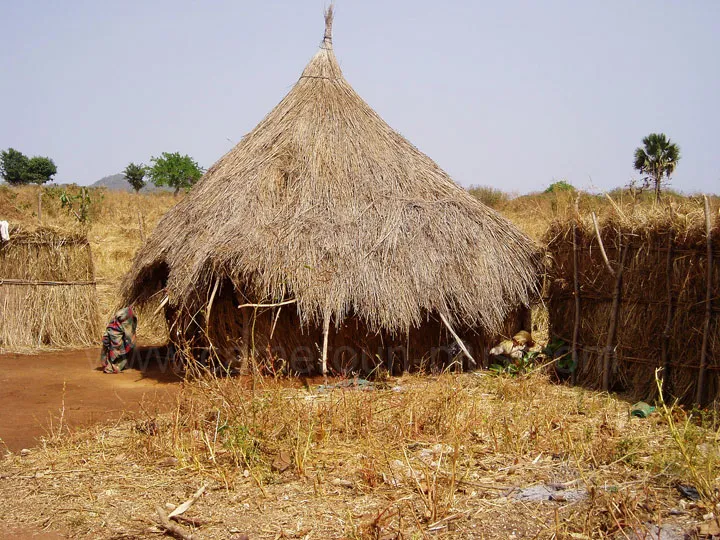 Cameroun, tourisme, HABITATION TRADITIONNELLE Cameroun, tourisme, HABITATION TRADITIONNELLE