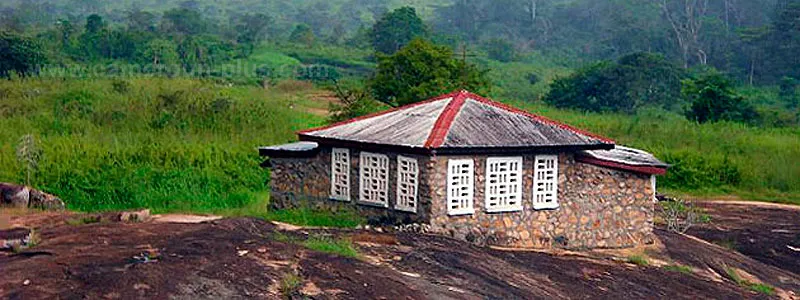 Cameroun, tourisme, LE ROCHER ROSE DE BOUGOGO